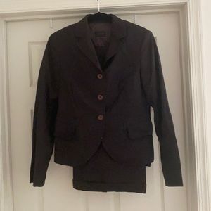 Beautiful winter pant suit.